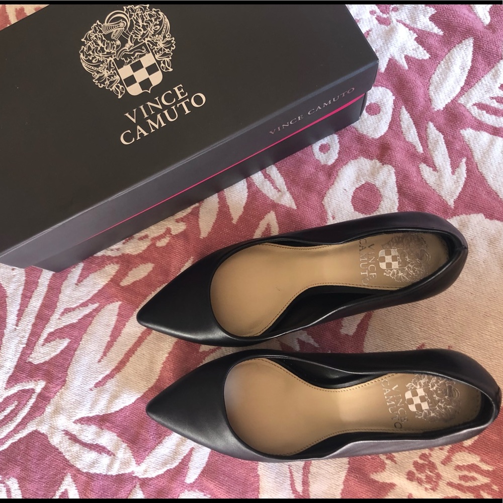 Black Vince camuto pumps